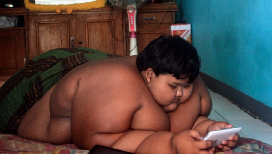 ИМАО ЈЕ 192 КИЛОГРАМА: Био најдебљи дечак на свету - а данас је непрепознатљив (ВИДЕО)