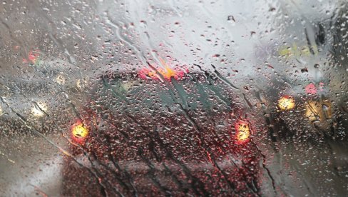 ЛЕДЕНА КИША И ЈАКИ ВЕТРОВИ: РХМЗ издао неколико упозорења