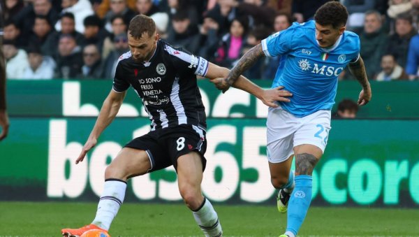 ШТА ОВО УРАДИ НАПОЛИ? Удинезе шокирао шампиона Италије који није искористио кикс Милана