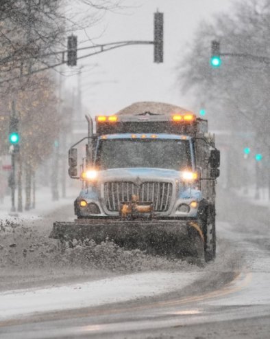 ЕКСТРЕМНЕ ХЛАДНОЋЕ У ЕВРОПИ И САД: До минус 40 степени, стотине отказаних летова