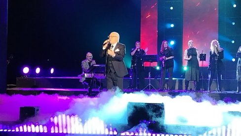 FENOMEN MLAĐE GENERACIJE: Željko Samardžić održao prvi od tri velika koncerta - U publici i najmlađi (FOTO)