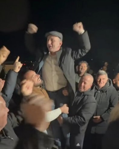 ПРОДИСАЛИ И ЗЕТА И БОТУН: Дан после референдума, мештани се састали са представником ЕУ