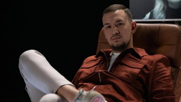 ПЕСМАМА САМ ПОДИГАО ЛЕСТВИЦУ ВИШЕ: Урош Живковић о новом ЕП-ју, фотографији која је изазвала буру, улози оца и погледу у будућност (ФОТО)