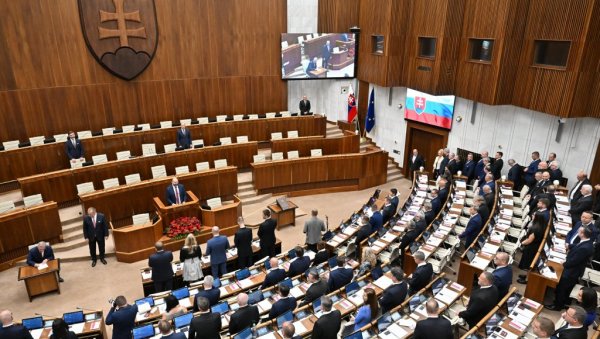 СВИ ПОСЛАНИЦИ И МИНИСТРИ ДА СЕ ТЕСТИРАЈУ НА ДРОГУ: Грађани Словачке изнели оштре захтеве за политичаре