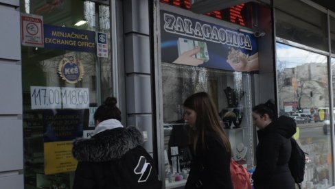 УКИДА СЕ НАПЛАТА ПРОВИЗИЈА У МЕЊАЧНИЦАМА: Одлука НБС с циљем да спречи психолошке притиске на девизно тржиште