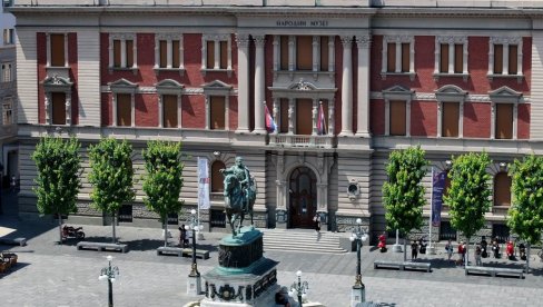 ČAJANKA ZA OSMI MART: Druženje za dame u kafeu Narodnog muzeja