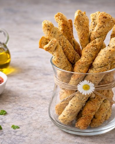 ПОСНИ ХРСКАВИ ШТАПИЋИ: Рецепт за укусно посно пециво