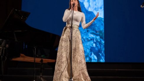 DETE NEBA SA MISIJOM NA ZEMLJI: Anđela Kulić, studentkinja teologije i etno pevačica iz Zvornika, brani Srbe pesmom