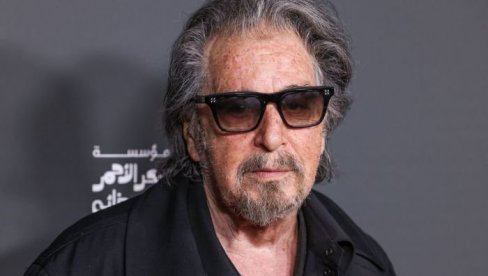 SAČEKAO JE DA LJUBAV NJEGOVOG ŽIVOTA UMRE, PA SE OŽENIO? Glumac nosi prsten na levoj ruci i ne trudi se da ga sakrije!