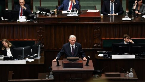 СКАНДАЛ У ПОЉСКОМ ПАРЛАМЕНТУ: Довиђења, дебили (ВИДЕО)