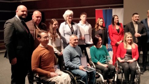 АЛЕКСАНДРА АНДРИЋ УЗ МИЉАНА ПУШИЦУ : Изабрани најбољи спортисти Новог Сада у години на измаку