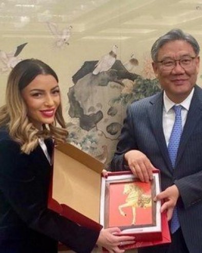 МИНИСТАРКА МЕСАРОВИЋ СЕ САСТАЛА СА КИНЕСКИМ МИНИСТРОМ ТРГОВИНЕ: Ово су биле теме састанка двоје званичника (ФОТО)