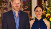 ПРИНЦ ХАРИ И МЕГАН МАРКЛ ОБЈАВИЛИ ДО САДА НЕВИЂЕНУ ПОРОДИЧНУ ФОТОГРАФИЈУ: Њоме честитали празнике (ФОТО)