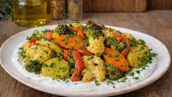 ПЕЧЕНО МАРИНИРАНО ПОВРЋЕ СА СОСОМ: Богат и пун укус који ће се допасти свима