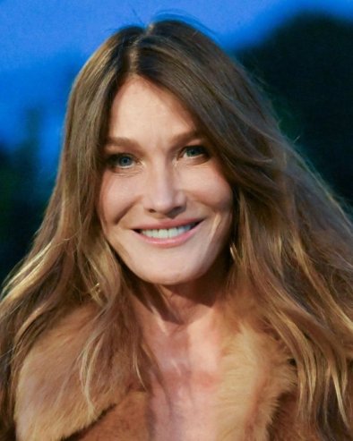 КАРЛА БРУНИ ОТКРИЛА ДА ЈЕ ИЗЛЕЧИЛА РАК ДОЈКЕ: Бивша прва дама Француске о вишегодишњој броби