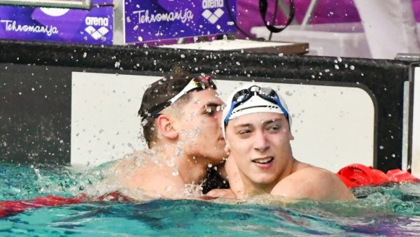 ИЛИЈА И МИХАЈЛО, СРПСКЕ ПЛИВАЧКЕ НАДЕ: Двојици пливача из Параћина 13 медаља (ФОТО)
