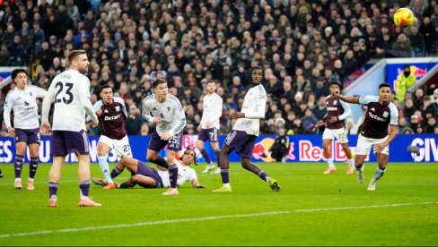 АСТОН ВИЛА СЕ НЕ ШАЛИ: Побеђен Манчестер јунајтед, тим из Бирмингема не одустаје од трке за титулу