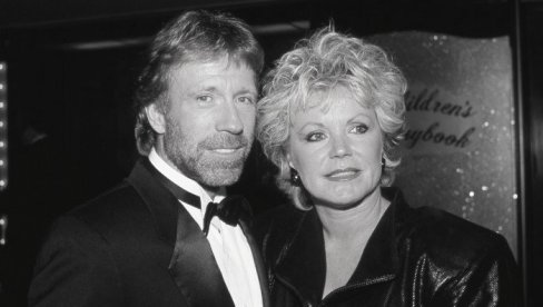 ZAUVEK ĆU ČUVATI NAŠE USPOMENE: Čak Noris slomljen od bola - preminula njegova bivša supruga (FOTO)