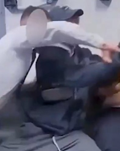 УХВАЋЕН У ПЉАЧКИ СУПЕРМАРКЕТА, ПА УПЕРИО ПИШТОЉ У ПОЛИЦАЈЦА: Снимак све показао (ВИДЕО)