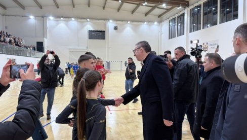 VUČIĆ U PUTINCIMA: Svečano otvaranje sportske hale kod Rume (FOTO/VIDEO)