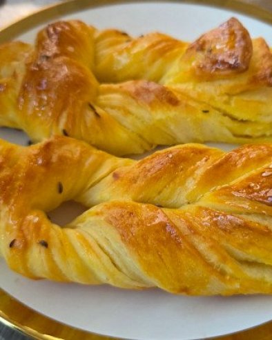 ДОМАЋИ ЛИСНАТИ ПРУТИЋИ СА СИРОМ: Припрема је занимљива и лака, а резултат је права фантазија укуса (РЕЦЕПТ/ ВИДЕО)