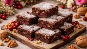БОЖИЋНИ ЧОКОЛАДНИ БРАУНИЈИ: Укусан колач са брусницом и орасима