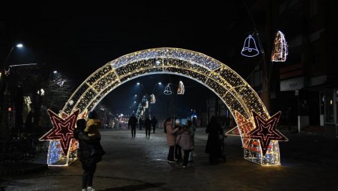 ГРАД ЈЕ ОКИЋЕН ПОНОВО: Нови српски градоначелник и руководство Косовске МИтровице поново је вратило стари сјај граду