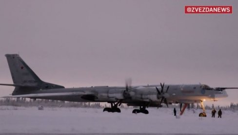 „РУСКИ МЕДВЕДИ“ ЛЕТЕЛИ НАД АРКТИКОМ: Пратили их Сухоји Ратне морнарице (ВИДЕО)