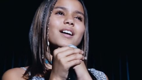 OČARALA JE PUBLIKU U FILMU U STVARI LJUBAV, PA NESTALA: Šta se desilo s devojčicom koja je otpevala Marajin hit?