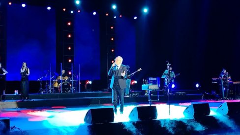 PREDNOVOGODIŠNJE DRUŽENJE: Željko Samardžić održao i treći koncert u Beogradu (FOTO)