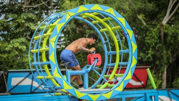 ПОЗНАТИ ОДЛЕПИЛИ ЗА ЕХАТЛОНОМ: Светски познат спортски ријалити изазвао праву буру међу јавним личностима (ФОТО)