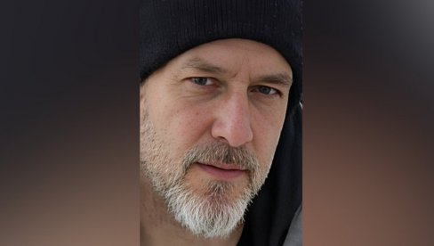 ОВО ЈЕ НАПАДАЧ СА НОВОГ БЕОГРАДА КОЈИ ЈЕ ИЗБО ЖЕНУ ПРЕД ДЕТЕТОМ: Полиција интензивно трага за њим, ако га видите одмах зовите 192 (ФОТО)