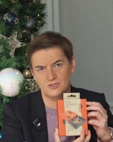 ВУЧИЋУ ЗЕН-БАШТУ, МАЛОМ ШЛЕМ, А ПОСЛАНИЦИМА... Ана Брнабић открива шта би коме поклонила да је данас децембар 2024. године (ВИДЕО)