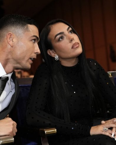 МОДНИ КРИТИЧАРИ САДА НЕМАЈУ ШТА ДА ЈОЈ ЗАМЕРЕ: Георгина Родригез у најскладнијем изгледу до сада (ФОТО)