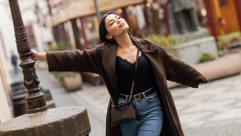 БИРАЈТЕ ФАРМЕРКЕ ПРЕМА ГРАЂИ ТЕЛА: Коме стоје равне ногавице, а коме чувене мом фит