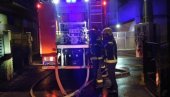 POŽAR U KALUĐERICI: Policija i vatrogasci na licu mesta