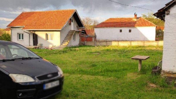 ИМА МРТВИХ У СУДАРУ ДВА ВОЗА: Стотине туристза остало заробљено (ВИДЕО)