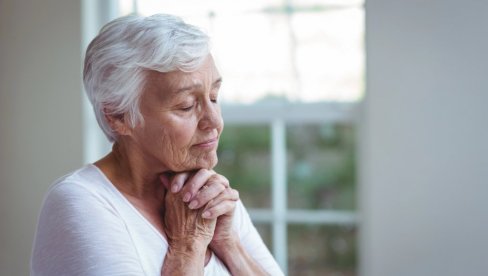 МОЛИТВА НА КРАЈУ СТАРЕ И ПОЧЕТКУ НОВЕ ГОДИНЕ: Овим речима се захвалите и затражите здравље и срећу