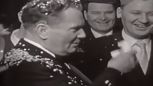 ОВАКО ЈЕ ИЗГЛЕДАО ДОЧЕК НОВЕ ГОДИНЕ ЗА ВРЕМЕ ТИТА: 31. децембар у Југославији није могао да прође без једне ствари! (ВИДЕО)