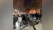 IMA MRTVIH I RANJENIH NA PROTESTIMA U IRANU: Službe bezbednosti pucale na demonstrante, totalni haos na ulicama (VIDEO)