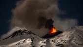 POGLEDAJTE - ETNA IZBACILA LAVU U SPEKTAKULARNOJ ERUPCIJI: Ovo je tiha erupcija (VIDEO)