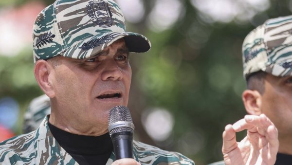 НЕЋЕ НАС СЛОМИТИ, ФОРМИРАЋЕМО НЕУНИШТИВИ ЗИД ОТПОРА  Огласио се министар одбране Венецуеле