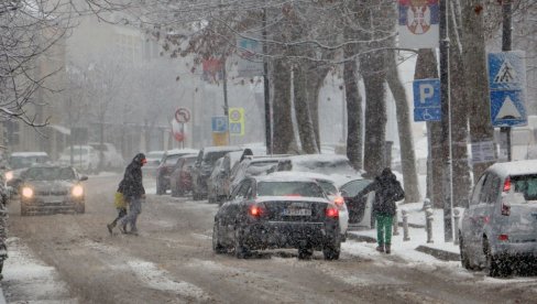 ПУТЕВИ СРБИЈЕ УПОЗОРАВАЈУ: Очекује се интензивнији саобраћај, возачи возите пажљиво
