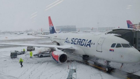 HAOS NA AERODROMU NIKOLA TESLA: Odloženi letovi, putnici čekaju satima (VIDEO)