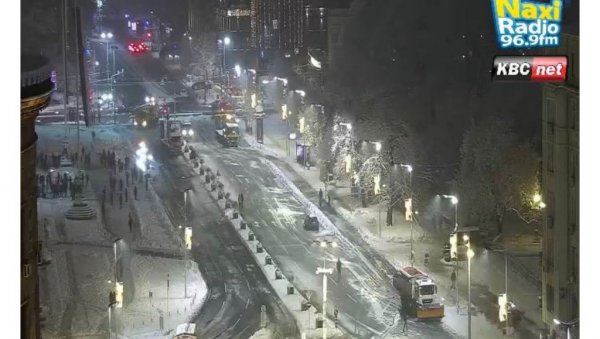 ПОТПУНА ПРОПАСТ БЛОКАДЕРА: Ни на грудвању више не могу да окупе двадесет људи (ФОТО)