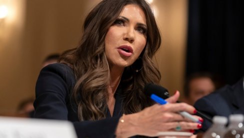 SA FUNKCIJE NA FUNKCIJU: Smenjena ministarka nacionalne bezbednosti postavljena za Trampovu izaslanicu u SOA