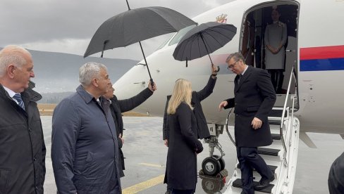 ВУЧИЋ У ТРЕБИЊУ: Председник на свечаности поводом отварања болнице (ВИДЕО)