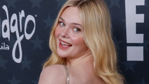 НАПОКОН ПРИРОДНА ЛЕПОТА НА ЦРВЕНОМ ТЕПИХУ: Глумица показала како изгледа нормално женско тело без исрцпљујућих дијета, вежбања, ботокса и