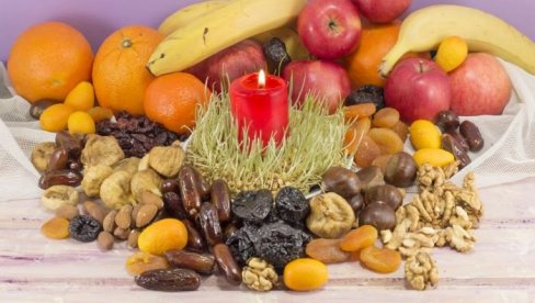 НАШЕ БАКЕ СУ НА БАДЊИ ДАН СПРЕМАЛЕ ОВА ЈЕЛА: Сви обичаји који се поштују од давнина