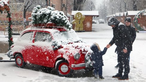 ЗБОГ СНЕГА НА АУТОМОБИЛИМА, КАЗНЕ И ДО 10.000 ДИНАРА?! Пуковник полиције упозорио возаче